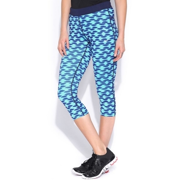 Nike Dri-Fit Blue Printed Run Relay Crop Leggings - Picture 2 of 12